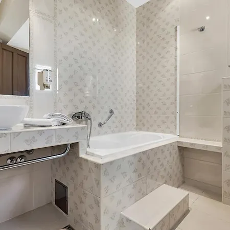 فيلة Fico - Exklusiv